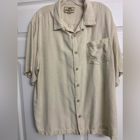 Jamaica Jaxx Other - Jamaica Jacxx 100% Silk Shirt size L Short Sleeve Tropical fern pattern Pocket